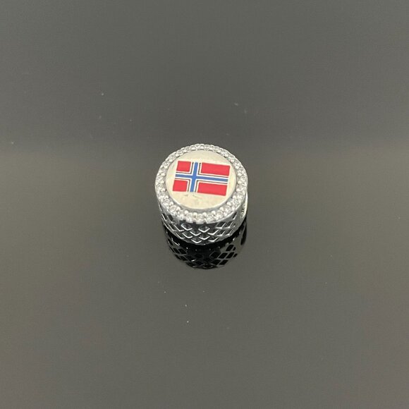 Pandora Norway Flag pendant - Picture 3 of 6